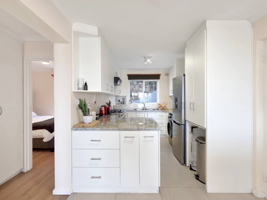 2 Bedroom Property for Sale in Vredehoek Western Cape
